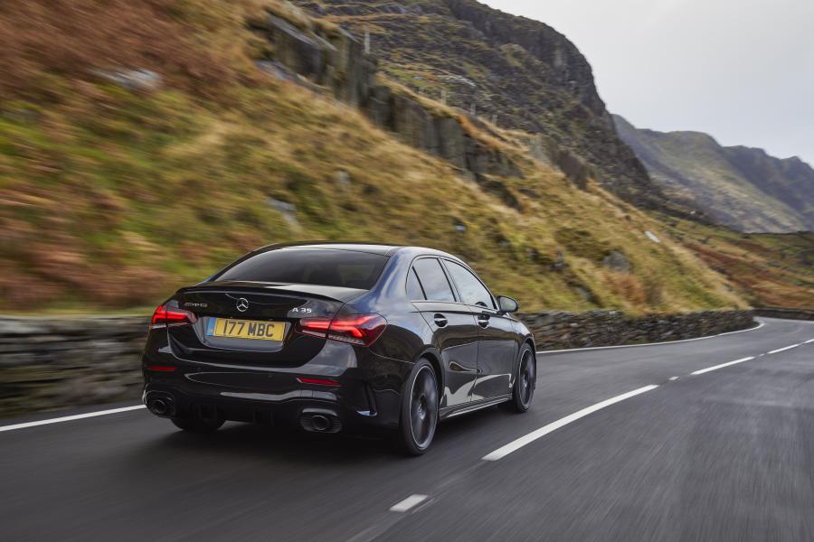  Mercedes-AMG A35 4Matic Sedan (V177) 2019 года  (UK) (фото 27 из 74)